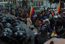 Enfrentamientos entre policías y evistas dejan 23 arrestos, 2 periodistas y 1 policía heridos