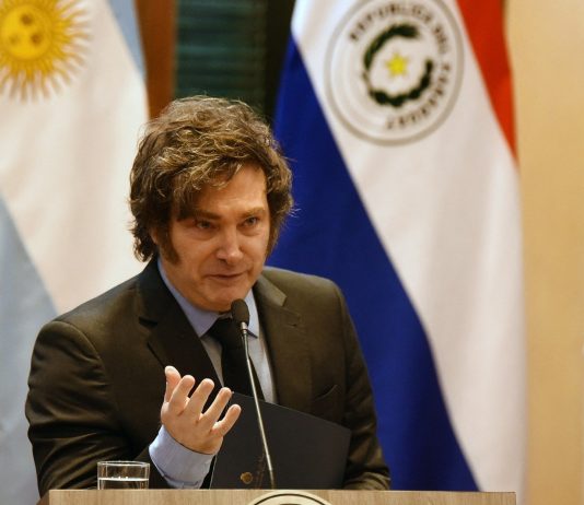 Milei señala a Bolivia como ejemplo del ‘límite material del socialismo’