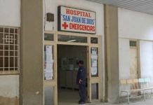Trabajadores en salud cumplen paro por el bono vacunación