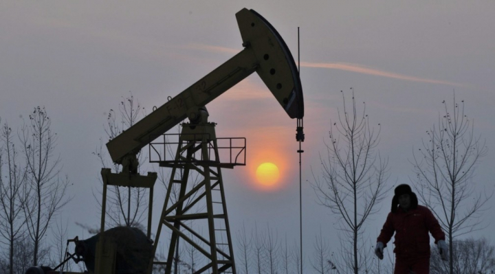 b_55715_analistas-preven-una-caida-sostenida-del-precio-del-petroleo-en-2026-1