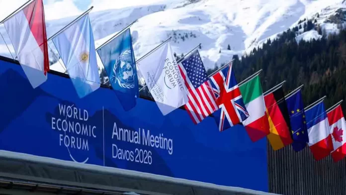 davos-696x392