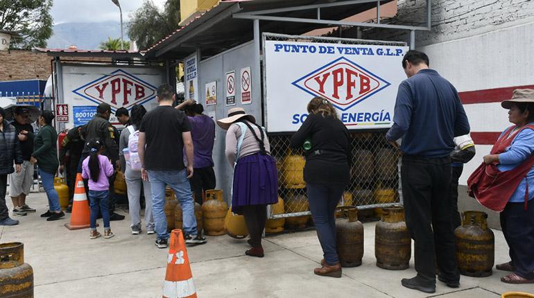 gas_fila_simon_lopez