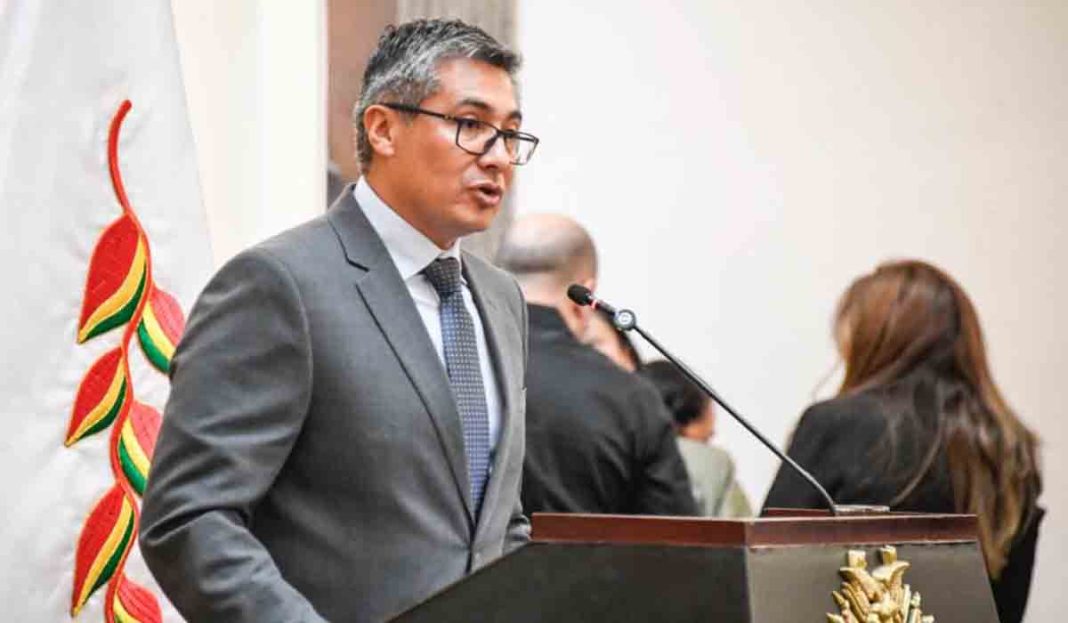 litio-espinoza-afirma-que-evalua-los-contratos-heredados-y-advierte-con-romperlos-de-hallar-dano-economico-27-01-2026