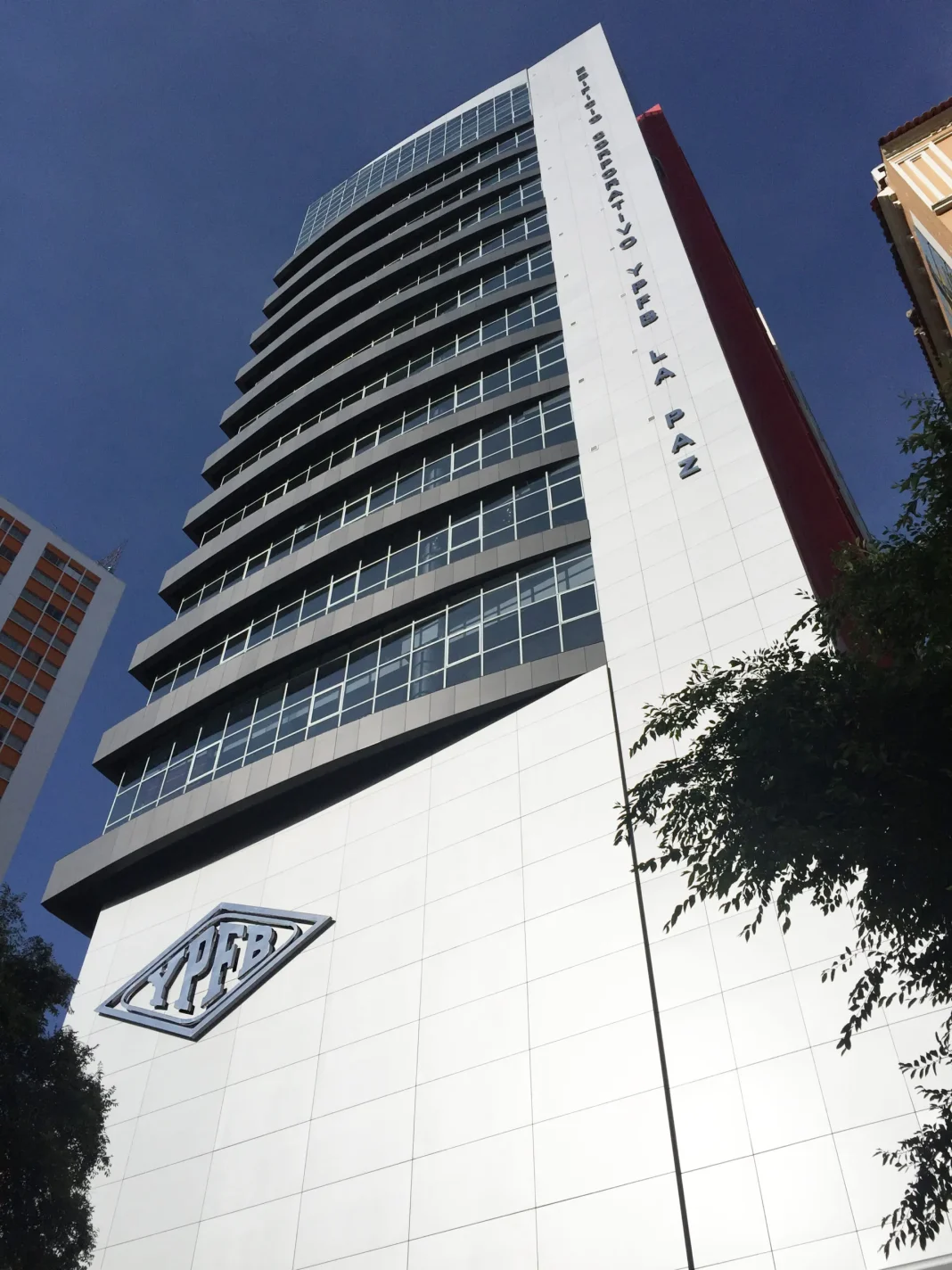 YPFB-Edificio-scaled