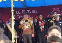 Paz desafía a maestros a firmar un “gran acuerdo” para mejorar la educación