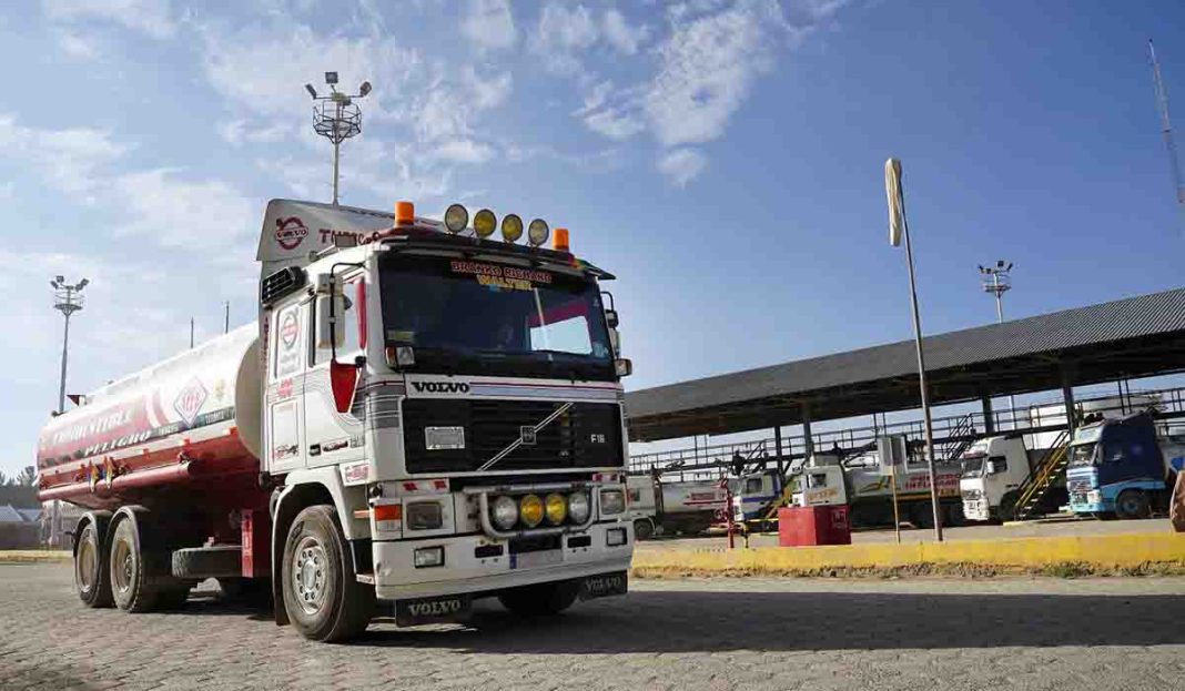 ypfb-reducira-la-mezcla-entre-gasolina-y-etanol-hasta-dejar-limpios-los-tanques-de-almacenaje-04-02-2026