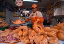 Sube el precio del pollo en La Paz por falta de diésel