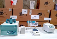 Tras entrega de equipos, médicos piden soluciones a crisis sanitaria