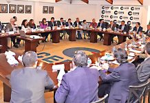 El Gobierno descarta un alza salarial de 20%