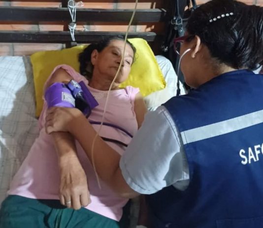 Despidos en salud tensa relación entre el Gobierno y trabajadores