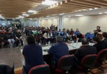 Diálogo entre gobierno y choferes entra en pausa para inspeccionar tanques de YPFB