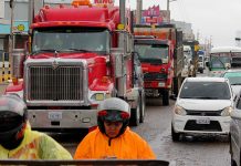 Ante filas en Santa Cruz, YPFB señala que hay demanda “extraordinaria” de diésel