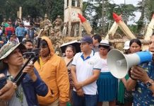 Cocaleros cercan recinto militar, presionan a las FFAA y anticipan rechazo a un estado de sitio