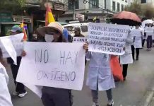 Personal de salud protesta contra bloqueos
