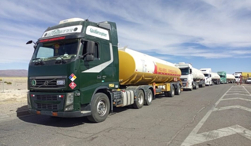 ypfb-reporta-que-1200-cisternas-con-combustible-de-importacion-estan-afectadas-por-bloqueos