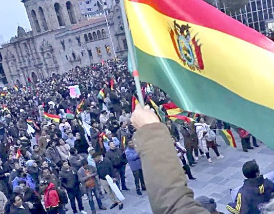 Sube presión para que Paz dicte Estado de excepción