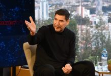 Ante la crisis, Claure pide a Paz tomar el control del país