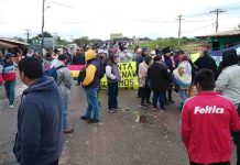 Puerto Paila amanece bloqueada por mototaxistas que exigen cumplimiento de acuerdos